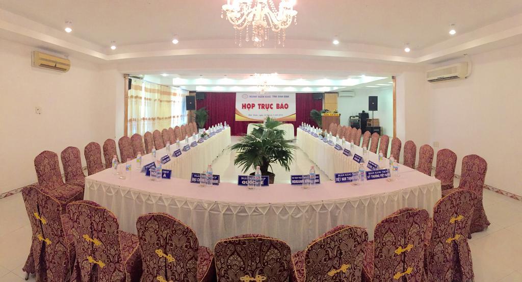 Hoang Yen Hotel Куїнон Екстер'єр фото