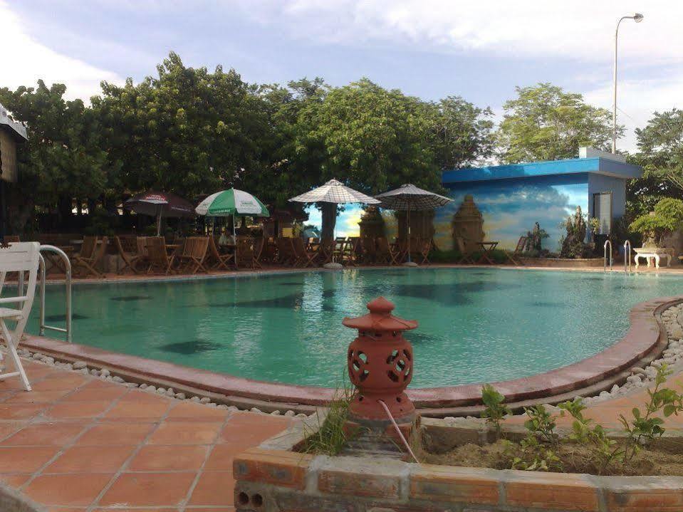 Hoang Yen Hotel Куїнон Екстер'єр фото